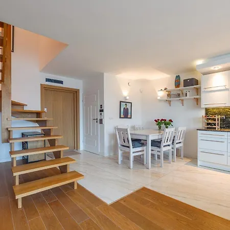 Apartment Sun & Snow Bursztynowa Przy Samej Plazy, Blisko Cypla